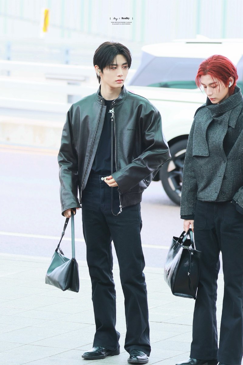 kayaknya dulu pernah ada yang ngetwt “every time I see tesan, he’s always looking at ihan” 

wkwkwkwkkwk