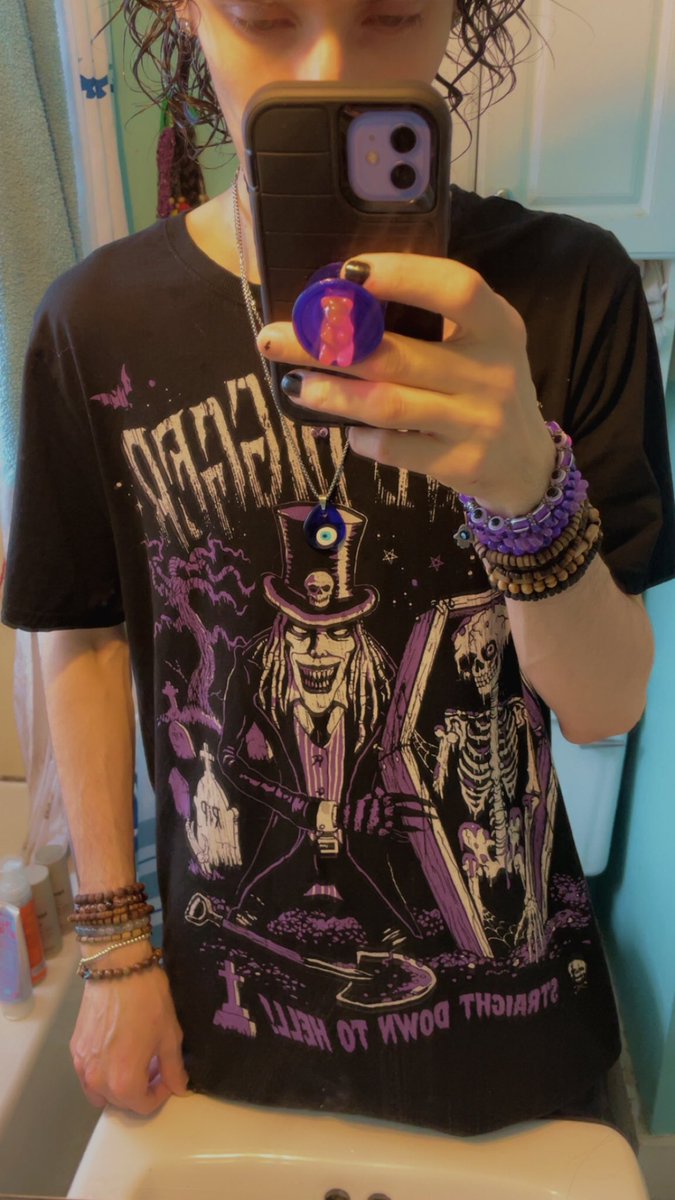 TheStrayAlien's tweet photo. Scummy Bears, Killstar &amp; Tim Burton 🧸💜

#SassyJohnny #TheStrayAlien #Twink #WitchBoy #OF #OnlyFans #TikTok #fypageシ https://t.co/Rdw9tqzdG3