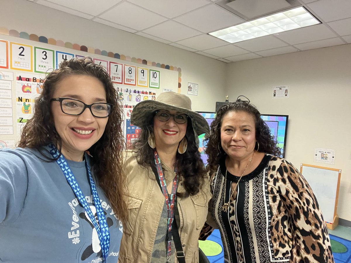 PierceECPandas's tweet photo. Pierce Pandas 🐼 are Wild about Reading!!! @RamirzMichelle @LindaTorresRan1 @IrvingLibraries  @IrvingISD https://t.co/cfWDCzsWIE