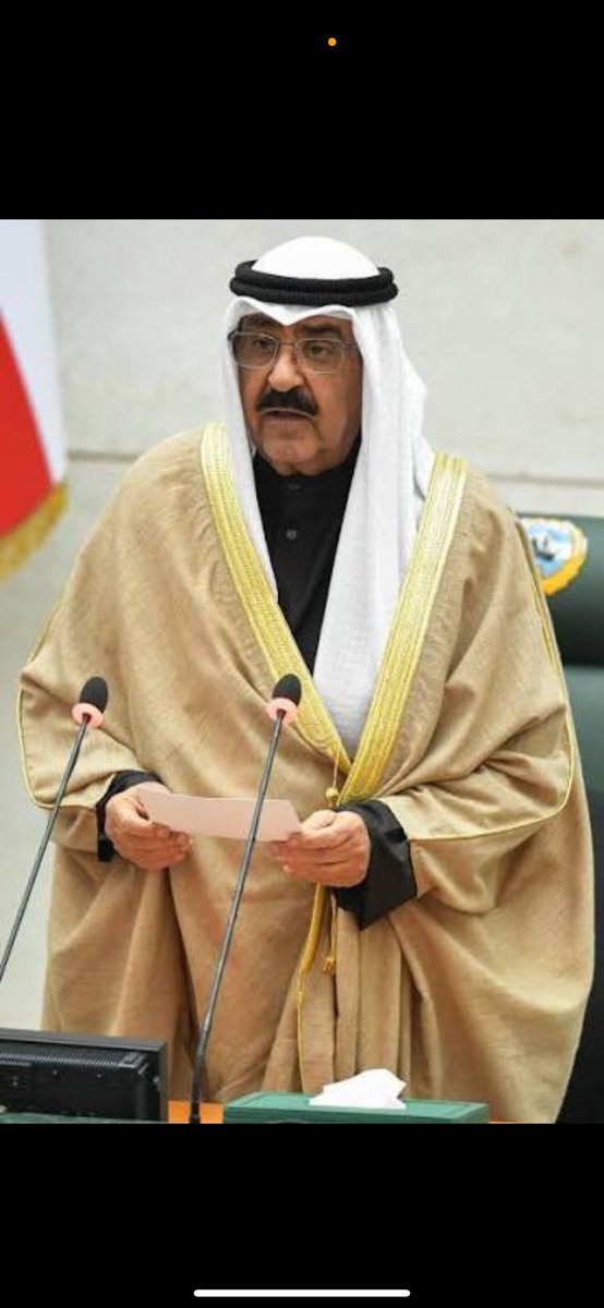al_shlwani's tweet photo. يا درة الارض منتي لقمة الطامعين
أصغر مواطن عليك يصير حامي حما

دارٍ حمتنا من النكبات طول السنين
في ضفها ما لحقنا جوع ولا ضما

نذود عن حدها بالسيف و المارتين
و نخلي المبصر اليا لد فيها ، عما

يبين زيف الحكاوي و الفعايل تبين
لا لج صوت المدافع والوطيس احتما

يشاف مضراب زندك بالعدا شوف عين
و يزيد فينا الفخر و المجد و الانتما

ياما تجندل عن حدودك من العايلين
اللي فـ ظهر الثرا و اللي فـ كبد السما

#الرياض_الان 
#صوت_الانفجار 
#عاجل_الان 
#الكويت