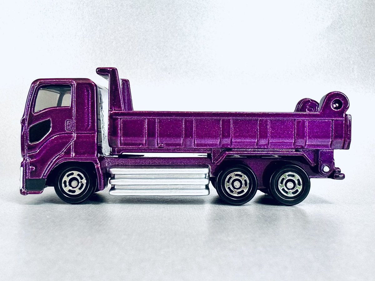 いすゞ ギガ ダンプカー 「街をつくるぞ！トミカタウン工事現場セット