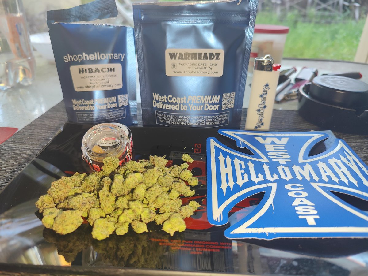 T_NuggetPlays's tweet photo. Got my first ever care package courtesy of @ShopHelloMary #Warheadz flower and #Hibachi #coldpressed #liverosin. Review coming tomorrow.
Thank you! https://t.co/CeNomEIAFV