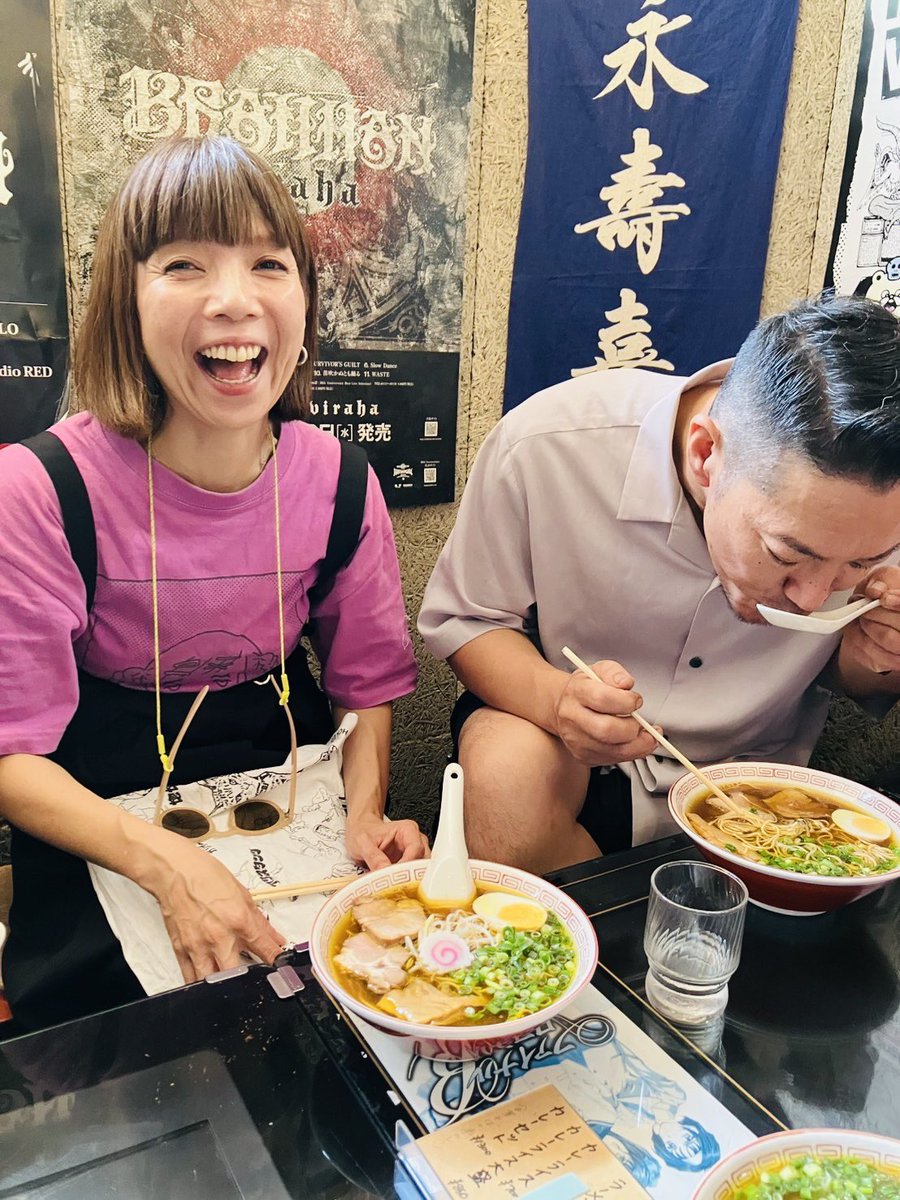 🌸🍡🐗3月4月のアシスタンツ🍡🐗🌸

🌸3/7(土) 難波ベアーズ

🍡4/7(火) 難波メレ
🍡4/24(金) 堺FANDANGO

【アシスタンツ豆知識】
上杉くんはTEENS' MUSIC FESTIVAL広島大会でベストベーシスト賞を取ったことがあります🎸🐗