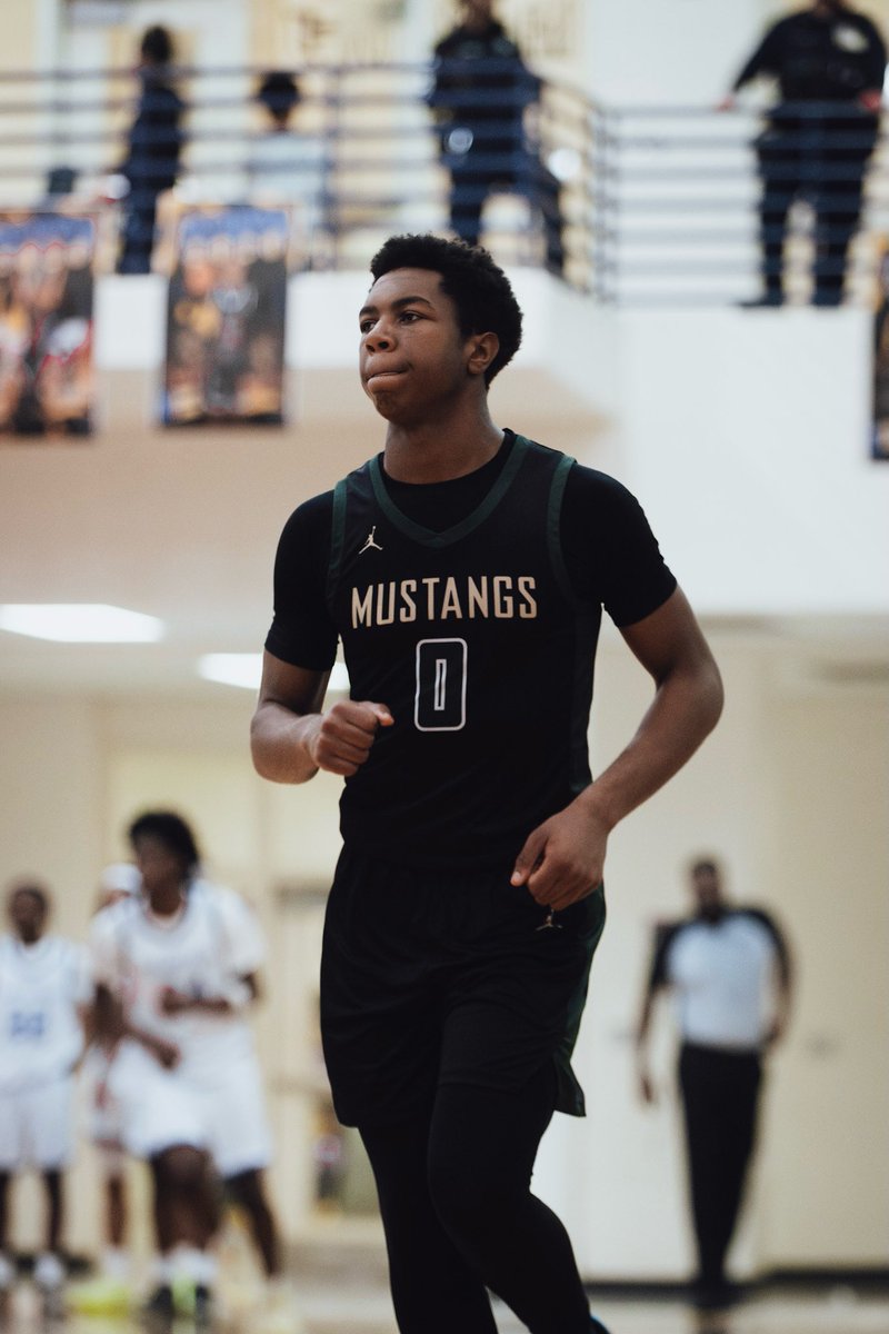 CharlesLewis__'s tweet photo. Charles Lewis 6”6 Wing/Forward 
 Junior Season Highlights 

-Region 2-AAAA All Region 3rd Team
-Team’s Leading Scorer
-Top 6 in region for Rpg

@ola_boyshoops 
@CoachWatkins3 
@GHSWriteups 
@SHReport 
@PrepHoopsGA 
@PrepHoops https://t.co/2gsSjaFnQi