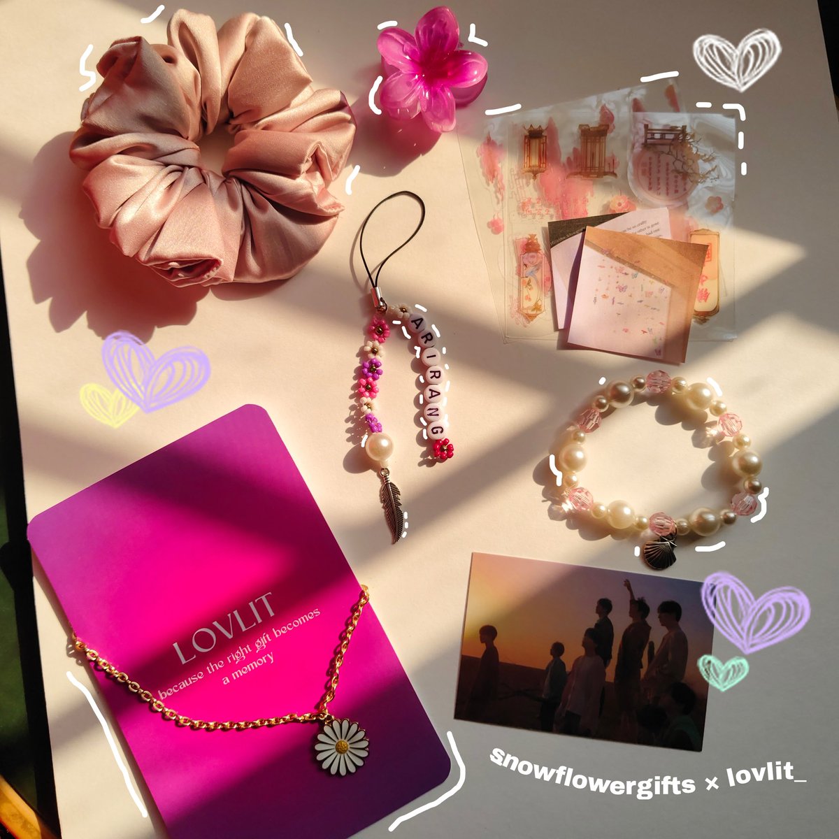 snowflowergifts's tweet photo. ·˚ ༘ lovlit gift hamper giveaway 🧺💗

… curated gift box for army ⊹ ࣪ ˖

- 1 🇮🇳 winner
- follow @LovLit_ 
- rt &amp; read streaming rules below

─ ends March 6 https://t.co/24ZPQSGn0k