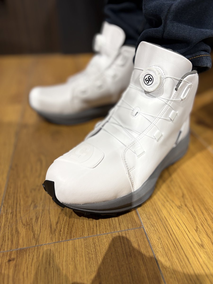 今回は #56design より RIDING WEDGE SOLE SHOESのご紹介 気負わない