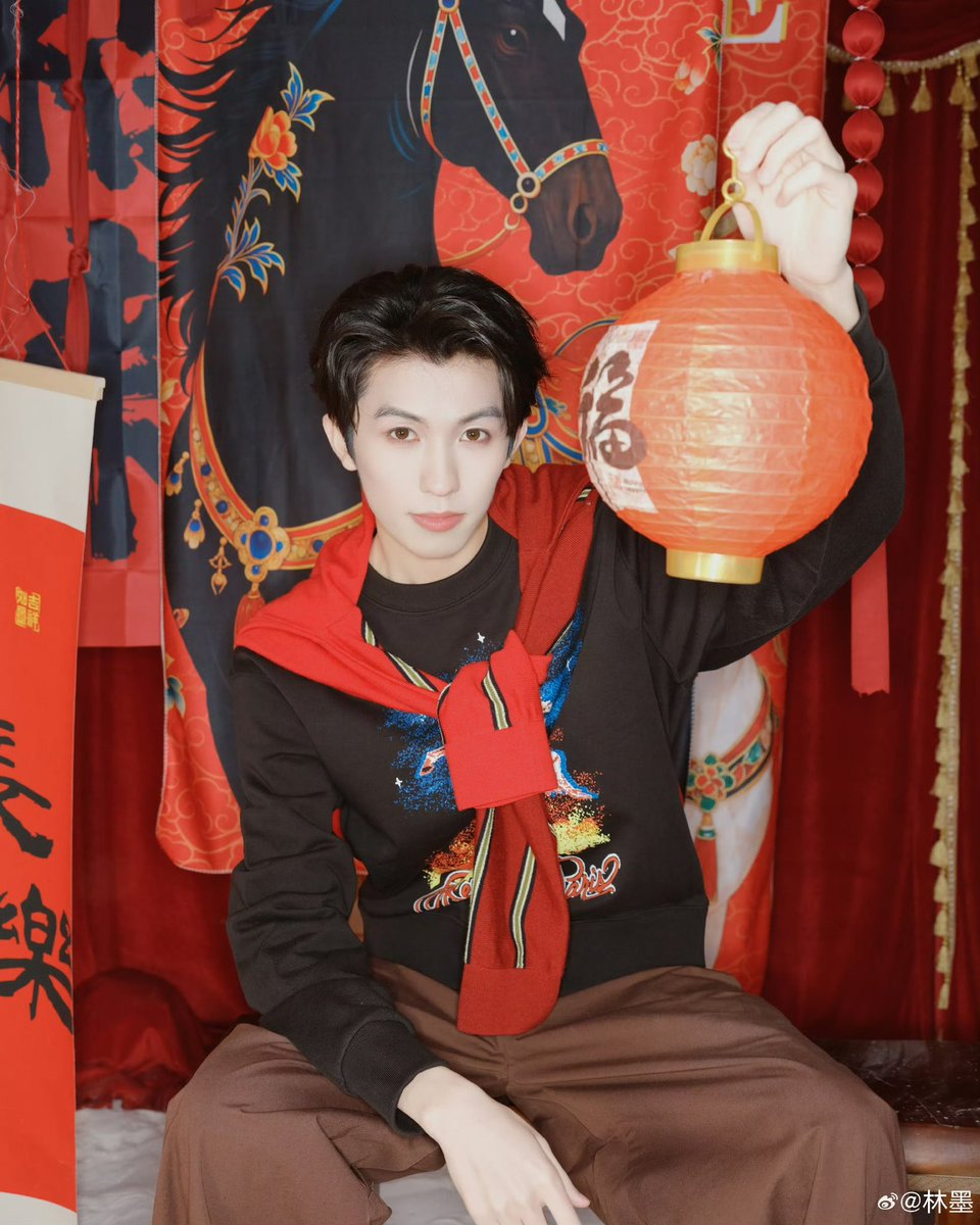 [260303]LinMo Weibo Update!💛

เทศกาลโคมไฟเซี่ยงไฮ้ไปเช็กอินที่ไหนดีครับ

🔗 weibo.com/6108312042/527…

#หลินโม่ #林墨 #LINMO