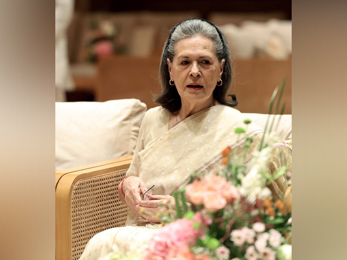 ani_digital's tweet photo. Govt's silence on Khamenei assassination not neutral but abdication: Sonia Gandhi

Read @ANI Story | https://t.co/zVV6GiLM5x  

#SoniaGandhi #Iran #PMModi #KhameneiDeath https://t.co/0N3imfHPbT