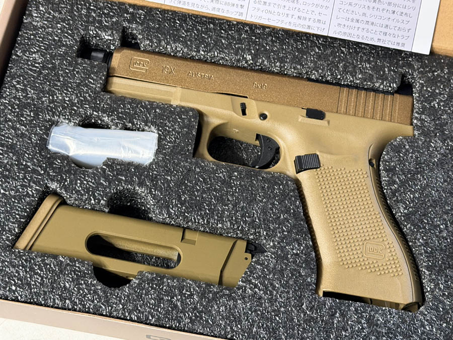 BatonGunsmith's tweet image. 大好評予約受付中の弊社新製品 #GLOCK G19X MOS CO2GBB 本体＆マガジンの量産モデルが、本日ドカンと入荷いたしました！
3 月 19 日の発売に向けて、全社をあげて検品を行っておりますので、ご予約中の皆様は商品のお届けを楽しみにお待ちくださいませ！
#G19X #MOS #CO2GBB #BATONairsoft