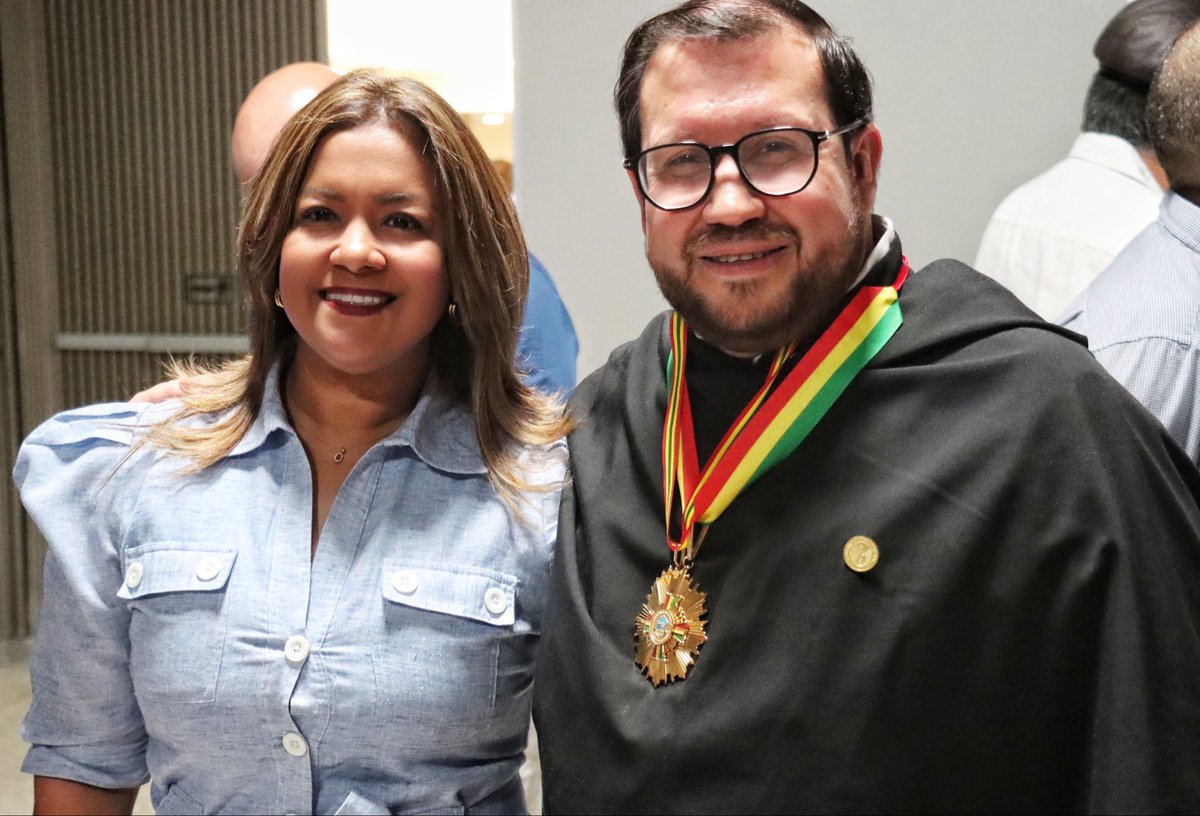 Acompañamos la conmemoración de los 60 años del Liceo de Cervantes de Barranquilla, institución que ha marcado la historia educativa del Atlántico.

Felicitamos a su comunidad directiva, docente y estudiantil por seis décadas formando líderes con excelencia y valores. 📚🎓