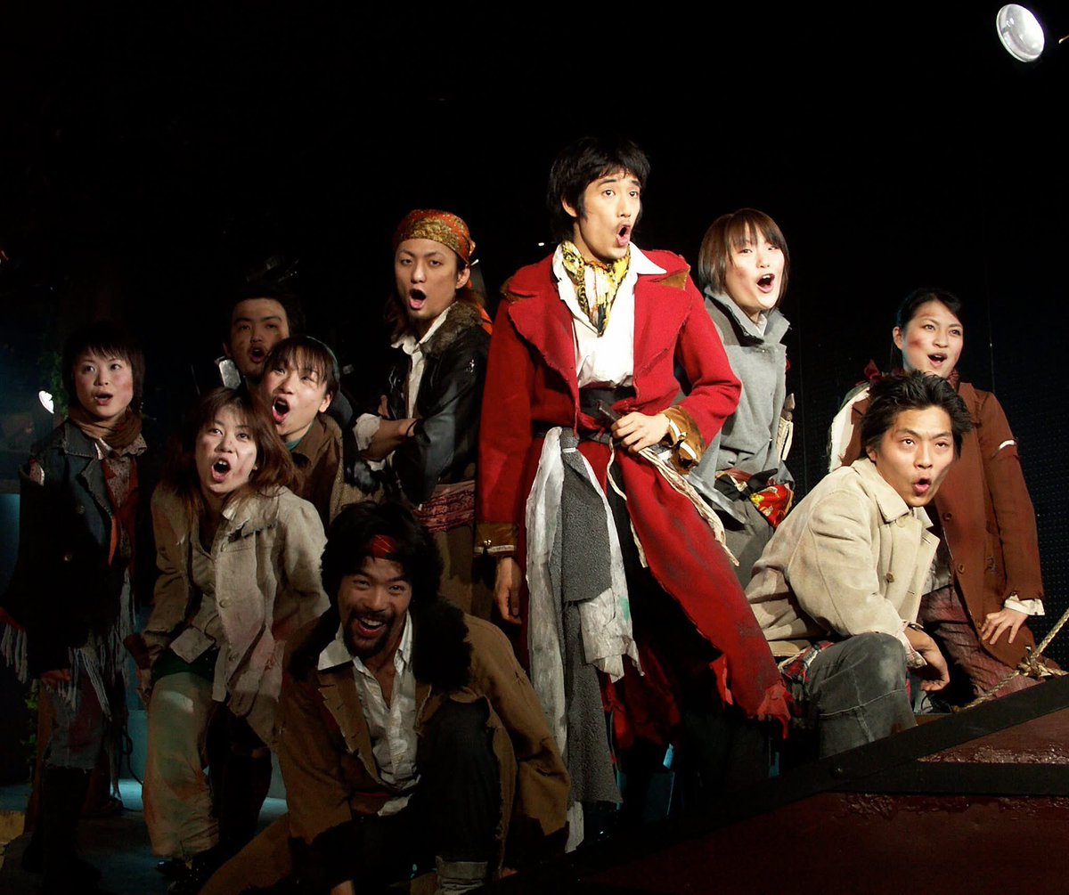 20周年でございます。
20年前の今日こんな作品の初日を迎えたんです。懐かしい仲間が写ってますね。
この中で今も変わらず続けてるのは私と柴田だけです。あれから20年。
20年後のあなたに伝えたいです。
あんたまだ劇団やってるよ！
芝居やってるよ！
結婚して子供もいるよ！