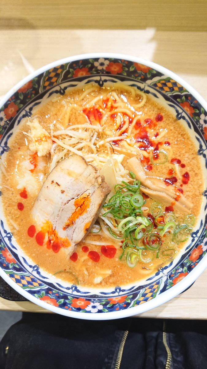 …なので体が温まる味噌ラーメンを添えときます…😅