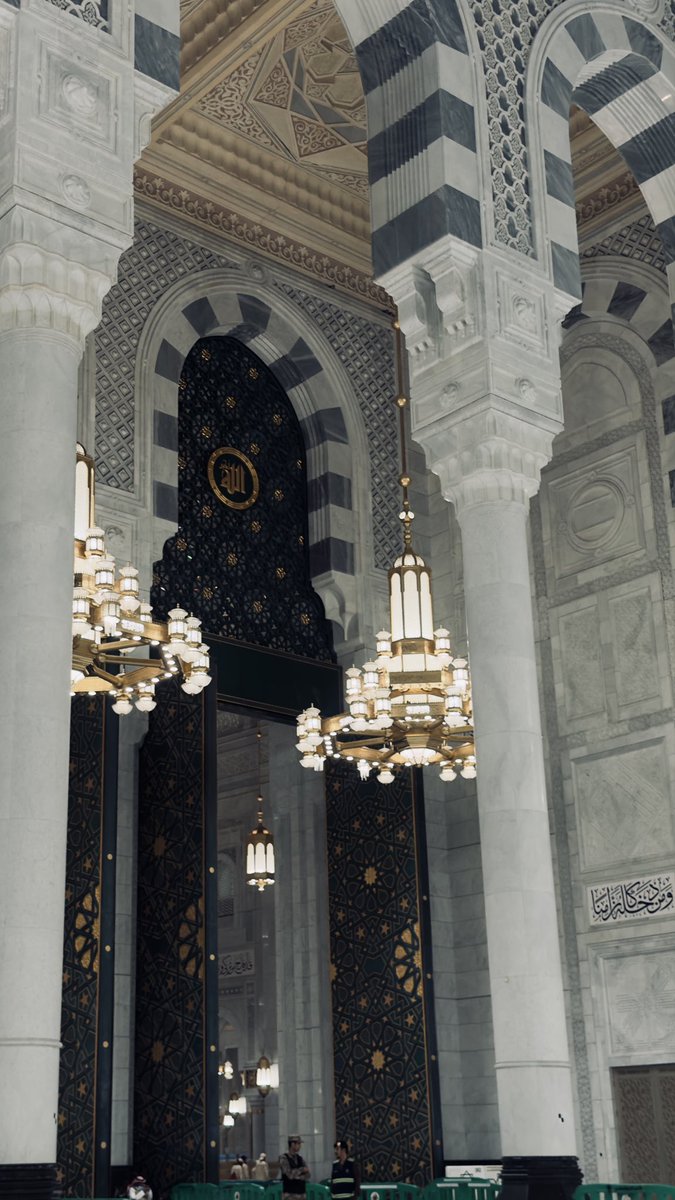 eulll11's tweet photo. اللهم آمنّا في أوطاننا، وأصلح أئمتنا وولاة أمورنا
الحمدلله ع التمام 🤍🤍🤍🤲🏻🕋 https://t.co/0sDtYZ5WOD