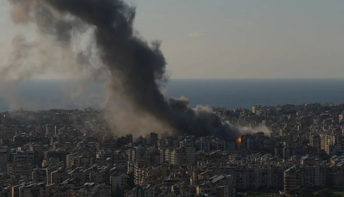 tv13gujarati's tweet image. ઈરાનના ભીષણ પલટવારથી સળગી ઉઠ્યું મિડલ ઈસ્ટ; અમેરિકાએ પોતાના નાગરિકોને કહ્યું- ‘આ દેશોમાંથી તરત બહાર નીકળો’

tv13gujarati.com/news/the-middl…

#MiddleEastCrisis #USAlert #DonaldTrump #WarNews #InternationalRelations #GlobalConflict #IranCounterAttack