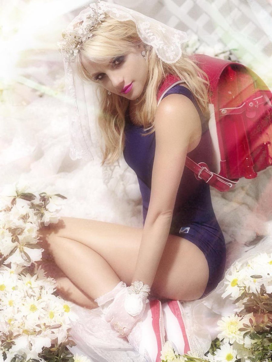 allanminatozaki's tweet photo. britney spears 2010 photoshoot by todd cole +’. https://t.co/qak4bx8ggJ