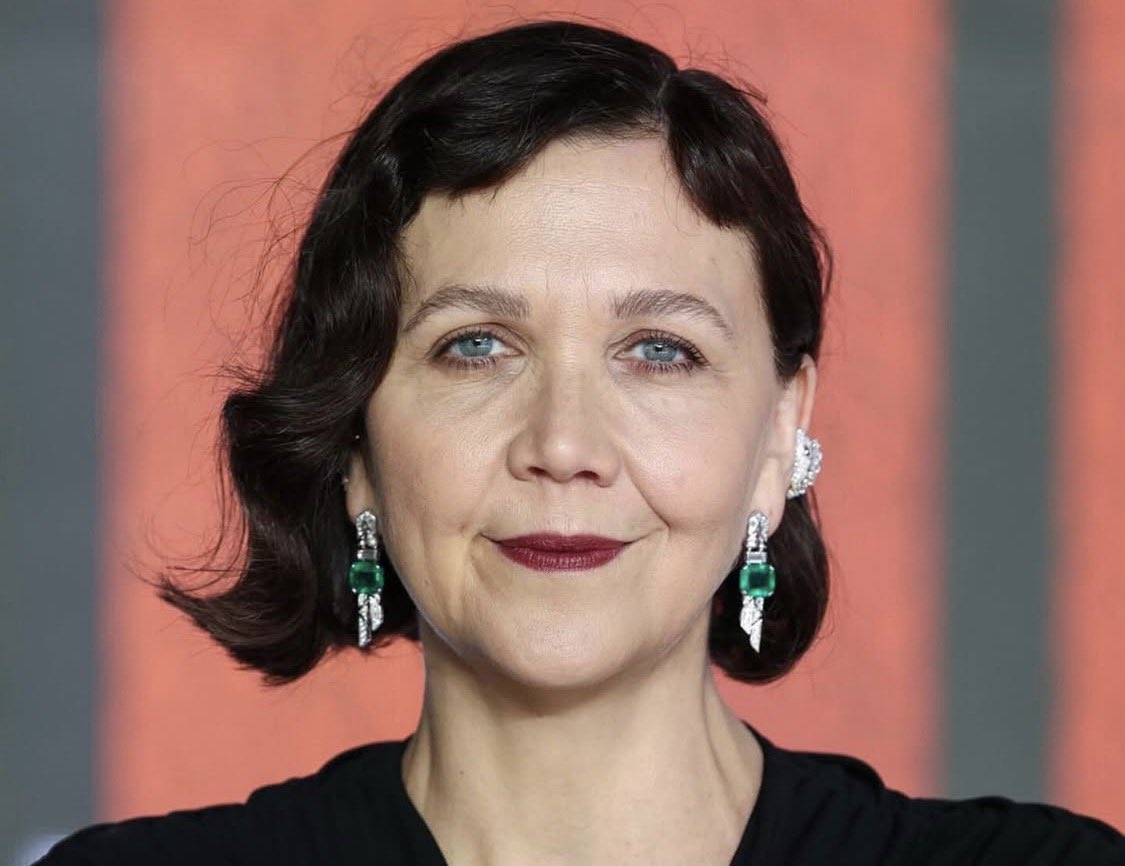¿Es Maggie Gyllenhaal o el wey que se disfrazó de Jim Carrey disfrazado de Maggie Gyllenhaal?