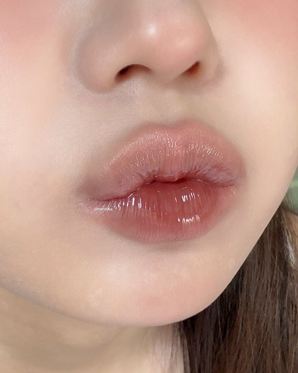 พี่เข้าใจลิปโค้ก fwee ละ... จะพูดยังไงดี สวยมากกกกกกกกกกกกกกก ร้องไห้