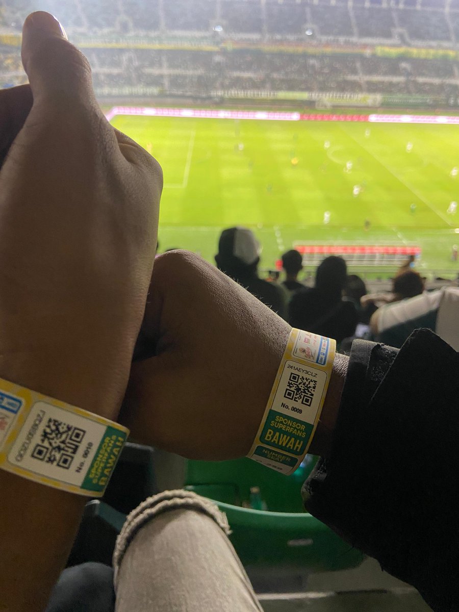 adetiya_ap's tweet photo. Back to tribunnn
Terima kasih untuk pertandingan kemarin, dan semangaat untuk laga selanjutnyaaa
Njaluk tulungg parkiree d toto sng apik rekkkk @persebayaupdate 

@PTSJA1927 https://t.co/GYXVba4aNN
