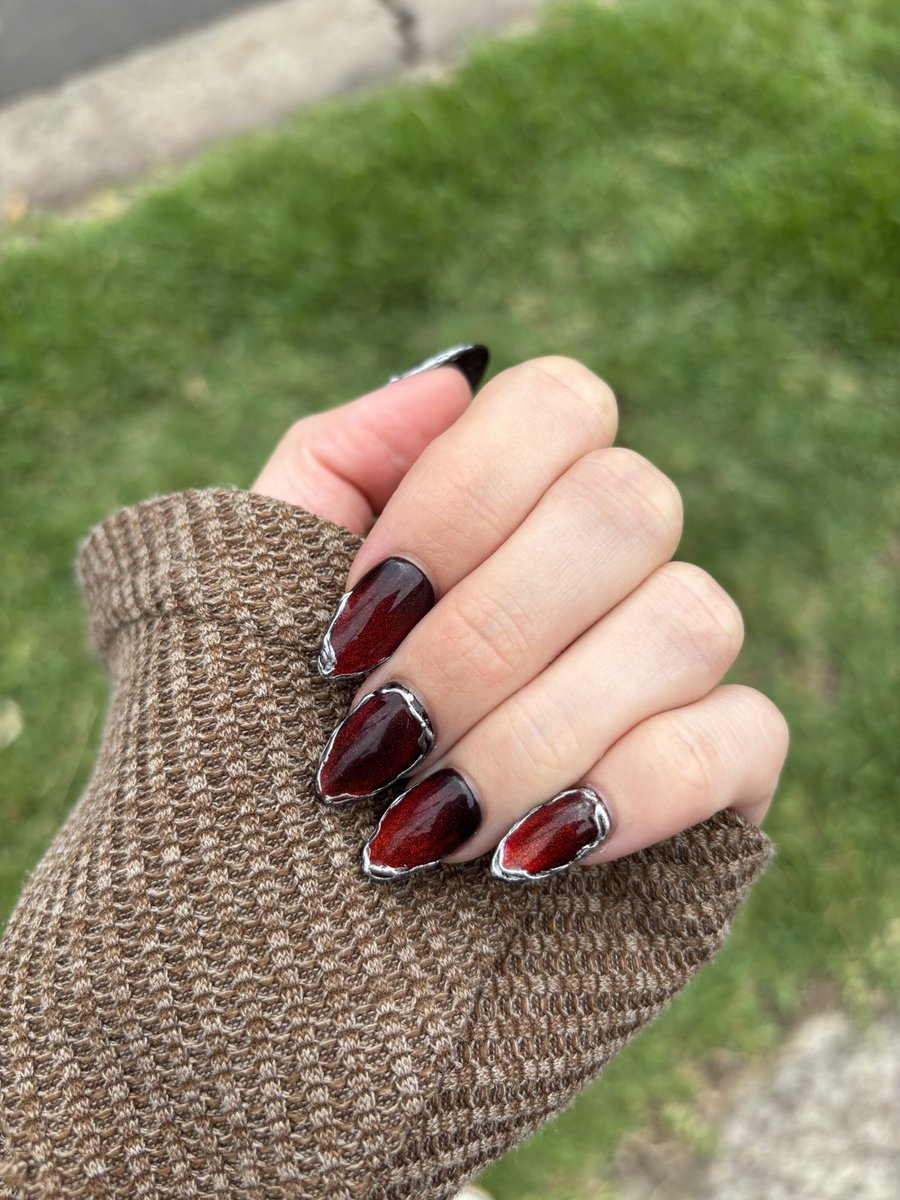 on en pense quoi de mes ongles pour ateez? 🙂‍↕️🙂‍↕️