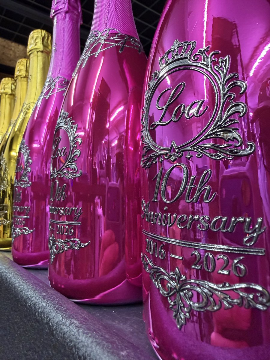 orichams's tweet photo. 立体感ラベルが特別感を演出します🍾

周年や開店祝いのオリシャン製作に是非ご利用ください🙇

#オリシャン
#オリジナルシャンパン
#高級オリシャン https://t.co/a3eIQeG2xm