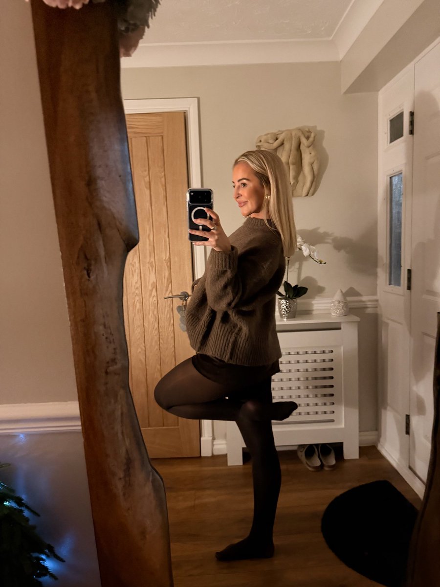 Submisve133's tweet photo. Who is desperate to be used
Dm right now
#findom #paypig https://t.co/rckvJwN6pr