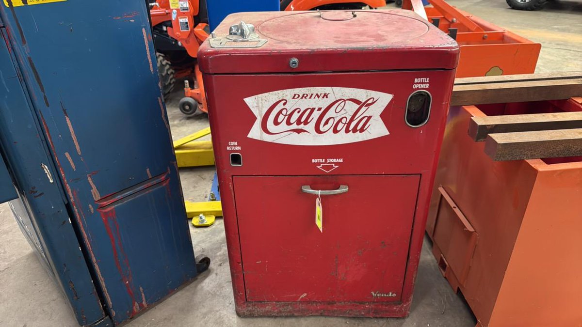 MearesProperty's tweet photo. Pepsi and Coca-Cola vending machine fans... check these out!  They are part of the Hendricks Safe &amp; Lock auction we have online now.  https://t.co/zFOQo571tj #safe #locksmith #pepsi #cocacola #vendingmachine https://t.co/vP2l5UMkJJ