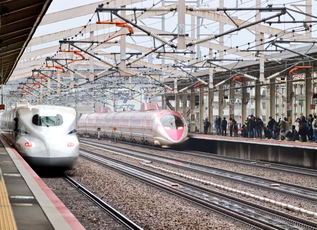 雛まつりの日にハローキティ新幹線とドクターイエローこだま検測上り