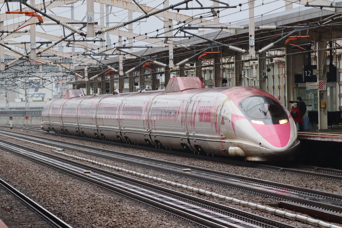 雛まつりの日にハローキティ新幹線とドクターイエローこだま検測上り