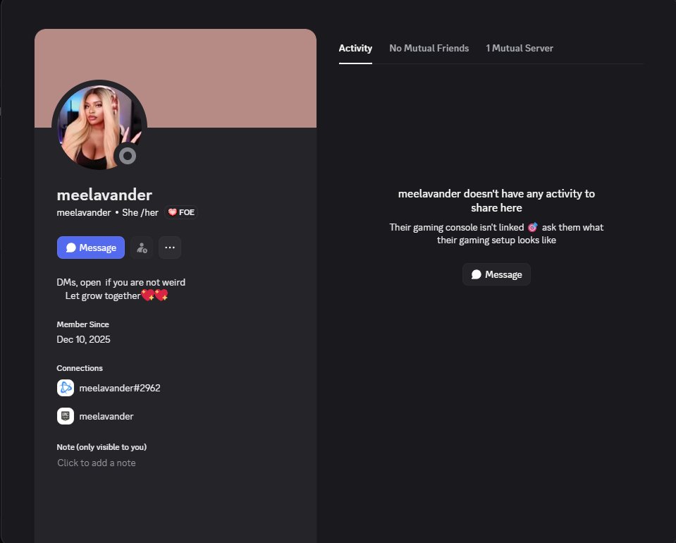 MeelaVanderB's tweet photo. FYI Impersonator account. Weirdos are at it again. Open DMs should be the dead giveaway that this isnt me https://t.co/MaeZ5zES4r