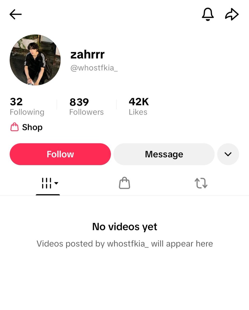 jiifkim's tweet photo. Nama manusia ini FRISA NUR AZAHRA RIZKIA domnya karawang. Jika ada yg kenal tolong suruh balesin chat wa, ngirim paket co'an, dan njelasin status barang. Sudah di chat di LINE, TIKTOK, SHOPEE apalagi WA gaada replyan samsek! Admin lain sdh hubungin ortunya jg gaada yg direspon :) https://t.co/utfNePvGpy