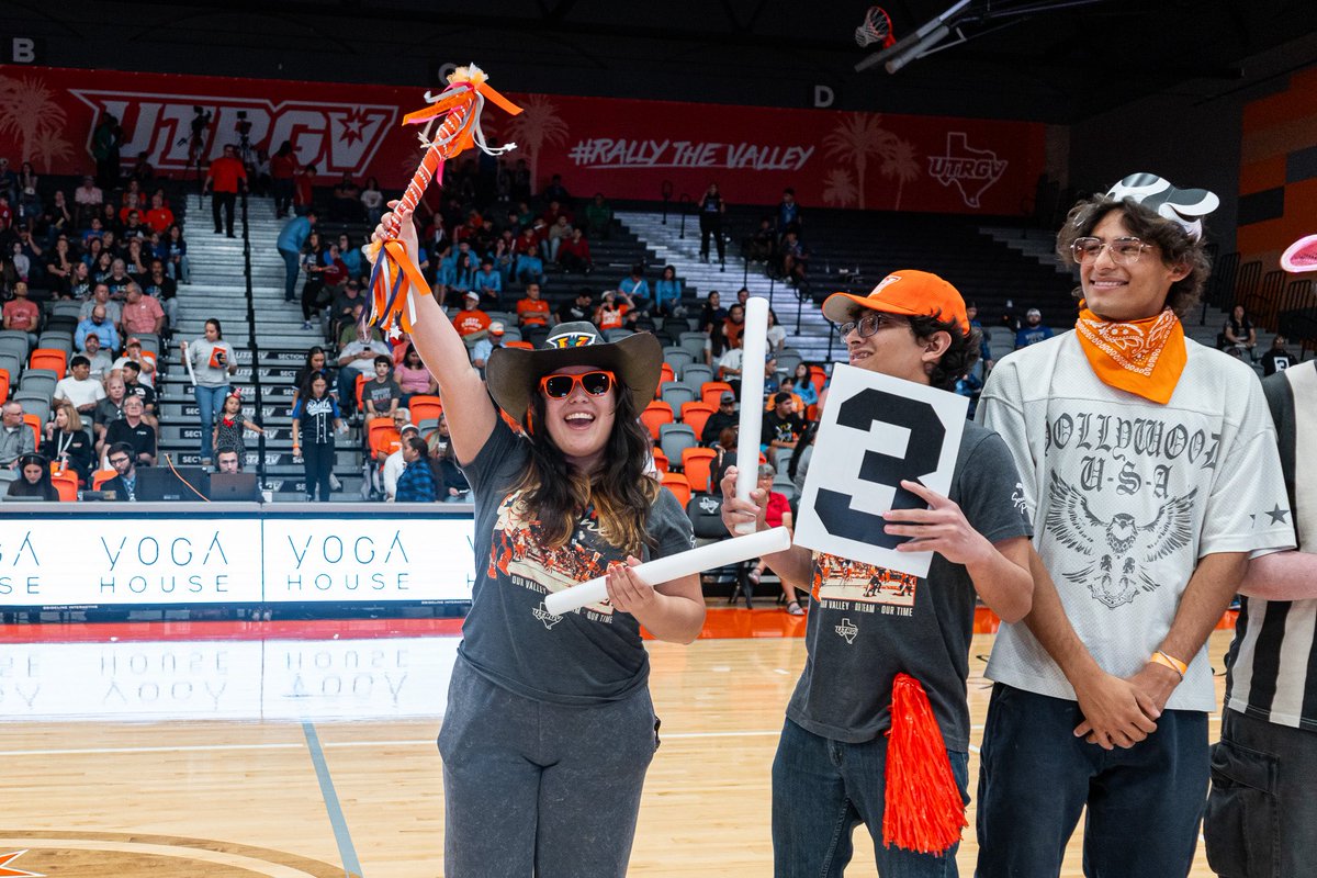 GoUTRGV's tweet photo. Student Org Night was a success! 🤠

Congratulations to our newest Spirit Stick holders, UTRGV Cooking Club! 🤩

#UTRGV #RallyTheValley https://t.co/eIXjnC1pAN