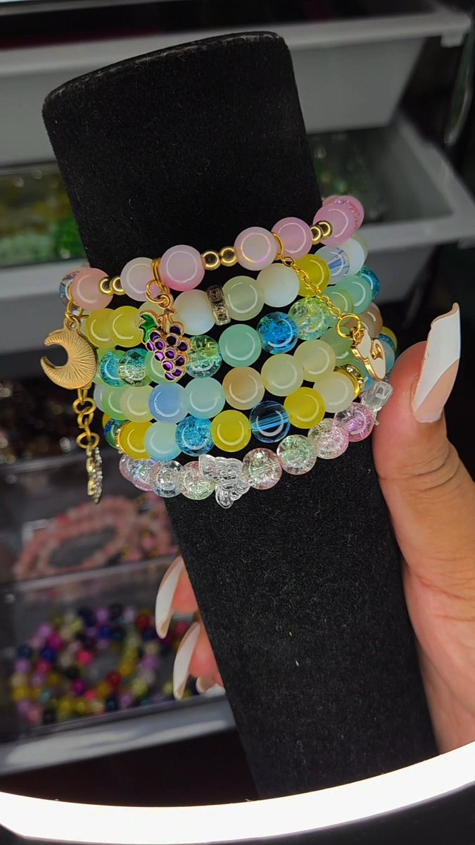 DesignedbyNi's tweet photo. New day New order 📦
#packingorders #stackablebracelets https://t.co/IQca1Wz5cn
