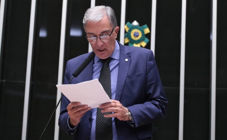 capital_liberal's tweet photo. Câmara aprova regras para denominação de produtos lácteos e carnes --> Leia no portal: (link na bio) |   
Bruno Spada/Câmara dos Deputados

Rafael Simoes, relator da proposta

A Câmara dos Deputados aprovou projeto de lei que proíbe o uso de denominações de produtos de origem ... https://t.co/1ktT8SMxKC