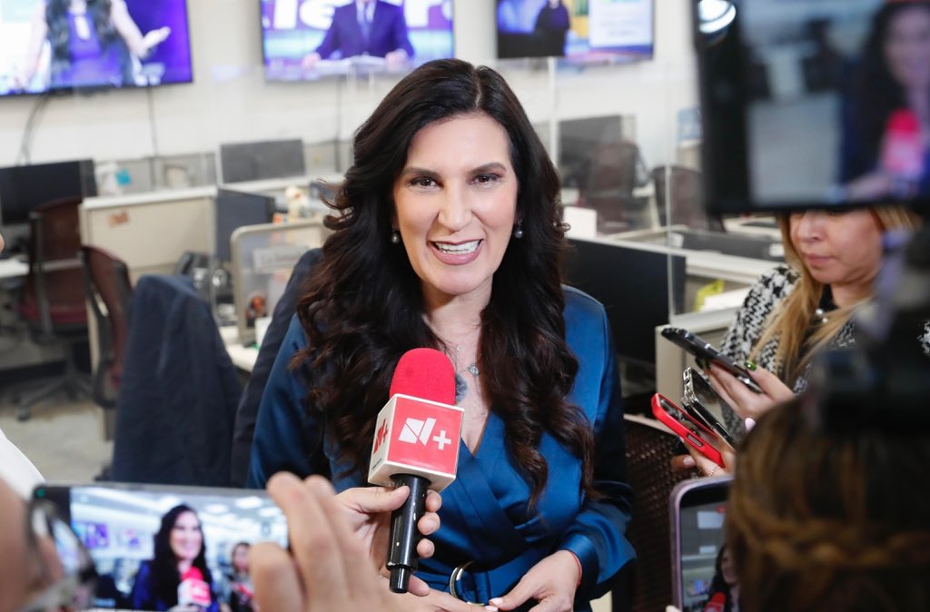 Me han informado que no llegará la iniciativa de Reforma Electoral hoy.

Acabo de dar conferencia de prensa, para comunicarlo a los medios que estaban esperándola aquí en Mx_Diputados.

Reitero, en cuanto llegue instruiré su publicación para que todo México la conozca.