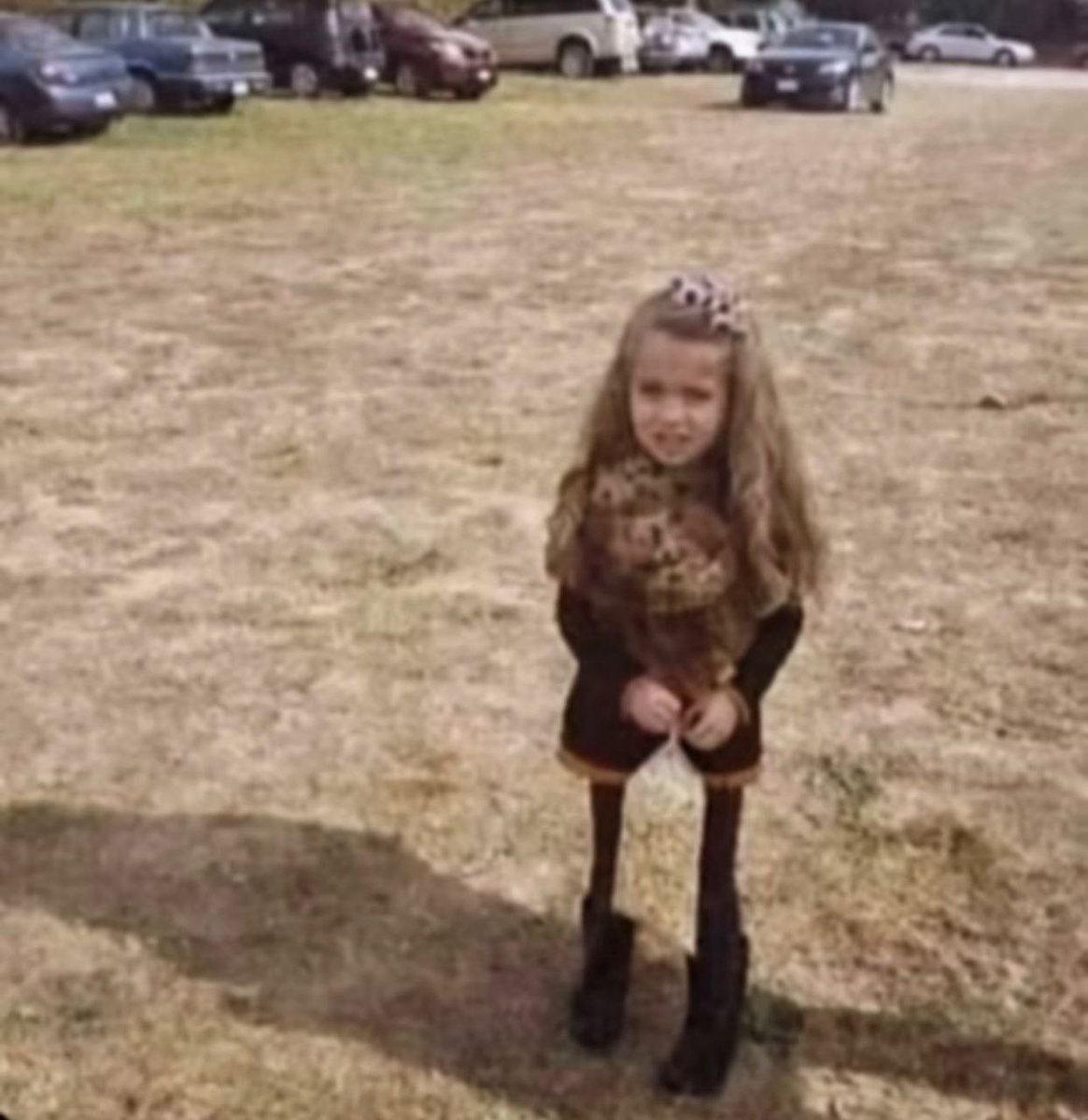 لي ساعه ادعي لها إلى ان فهمت الصورة!🤯

هل عرفت السر في الصورة؟! 
اذا عرفت السر اكتب لنا في التعليقات 🤣