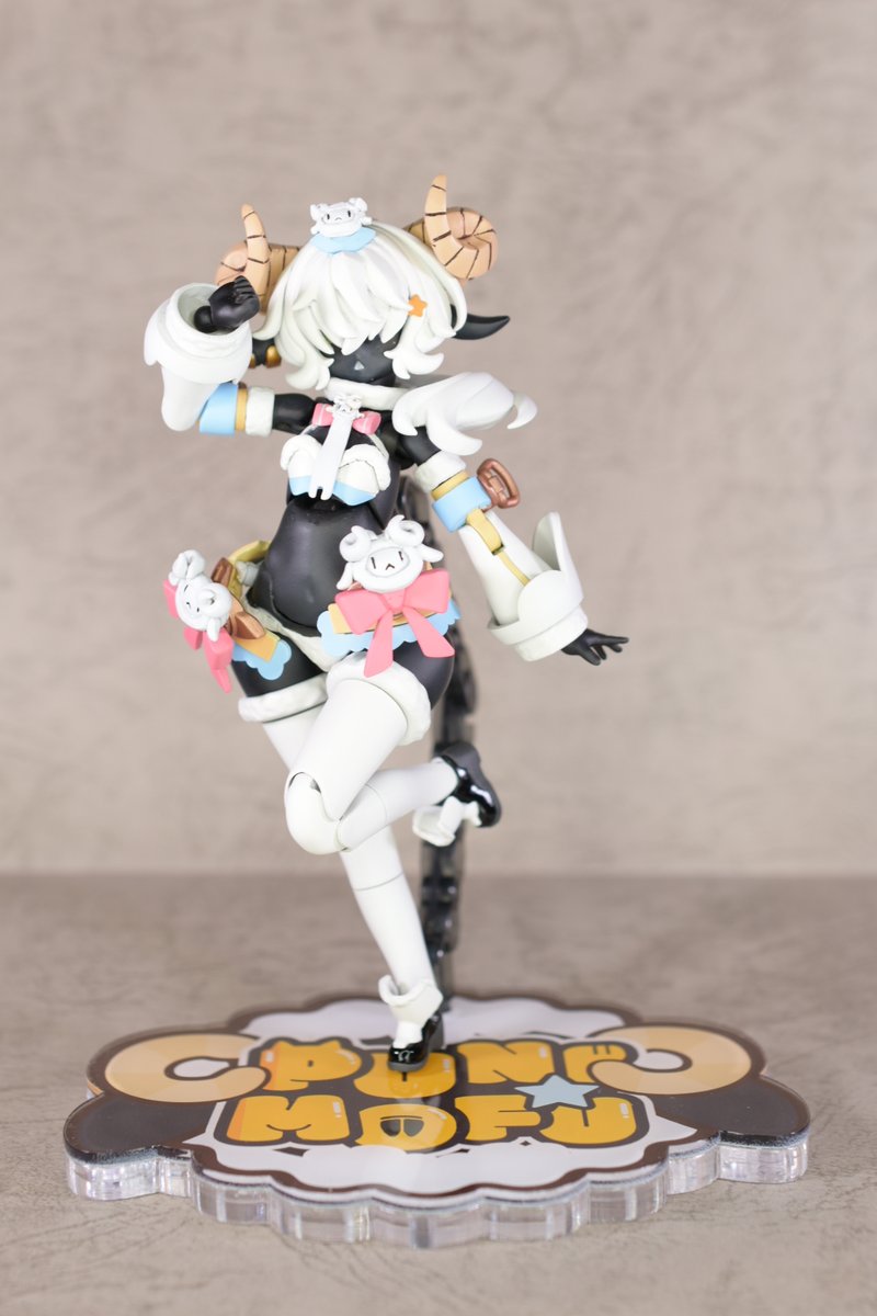 うちの子にふわふわワンピース着せてあげるのいいかもしれない!!

胸元の大きなベルもかわいい♪