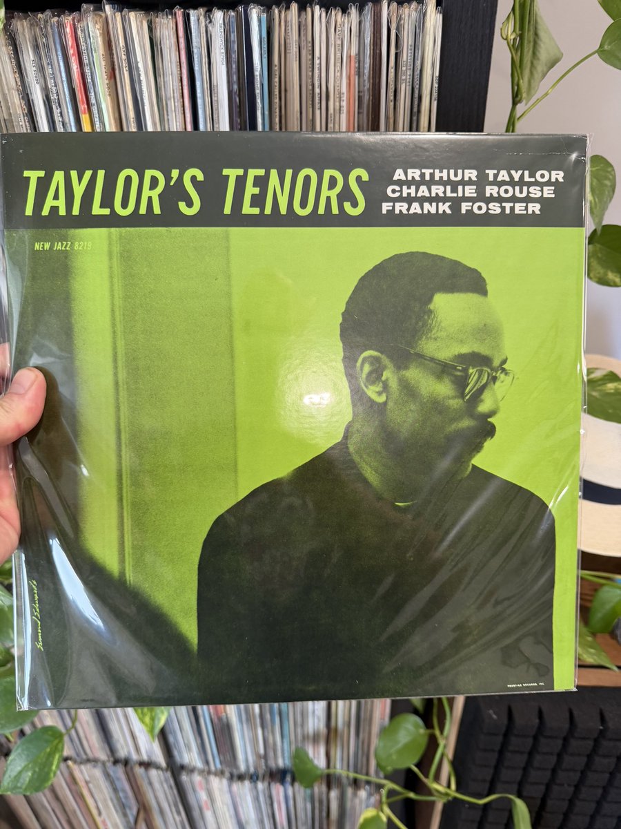 LesPurves's tweet image. Taylor’s Tenors (1959, repress) — a hard‑swinging summit where #ArtTaylor drives a fiery frontline of Mobley &amp;amp; Stitt. Two tenor voices, one rhythmic engine &amp;amp; pure Prestige‑era heat. A crisp, no‑nonsense blowing session that captures the joy of straight‑ahead #jazz in full flight.