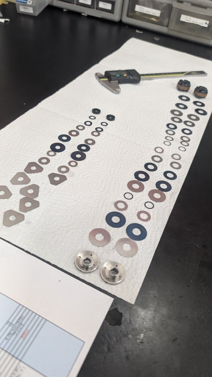 Technix_TGR's tweet image. 現役時代、自分のサスペンションのリバルビングをやる時が来るなんて思ってもみませんでしたよ😂😂😂
＃Technix
＃suspension
#TGRRACINGWHEEL