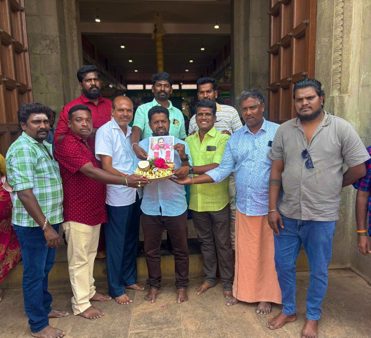 ChengaiSFC_Offl's tweet photo. On the occasion of the March 5 birthday of Our beloved Anna #Paramu
We offered special prayers at the famous Arulmigu Masani Amman Temple.
Have a blessed good health & a long life to continue guiding us.
Advance happy birthday Anna💐❤️
A small Love from all Dist Head Of SFC https://t.co/fG5XFGgzM7