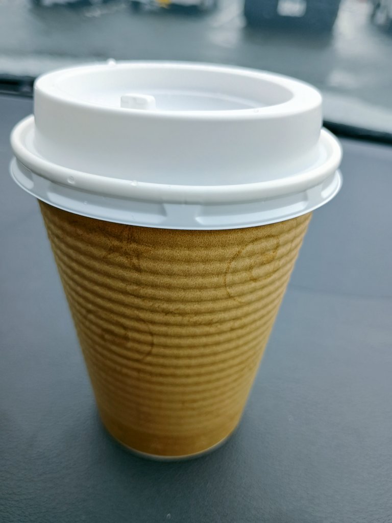 たまに通るけどスルーしていたコーヒー豆屋のブレンド
まさに王道のブレンドって感じ
シングルオリジンもいいけど、こういうのも好きです👍