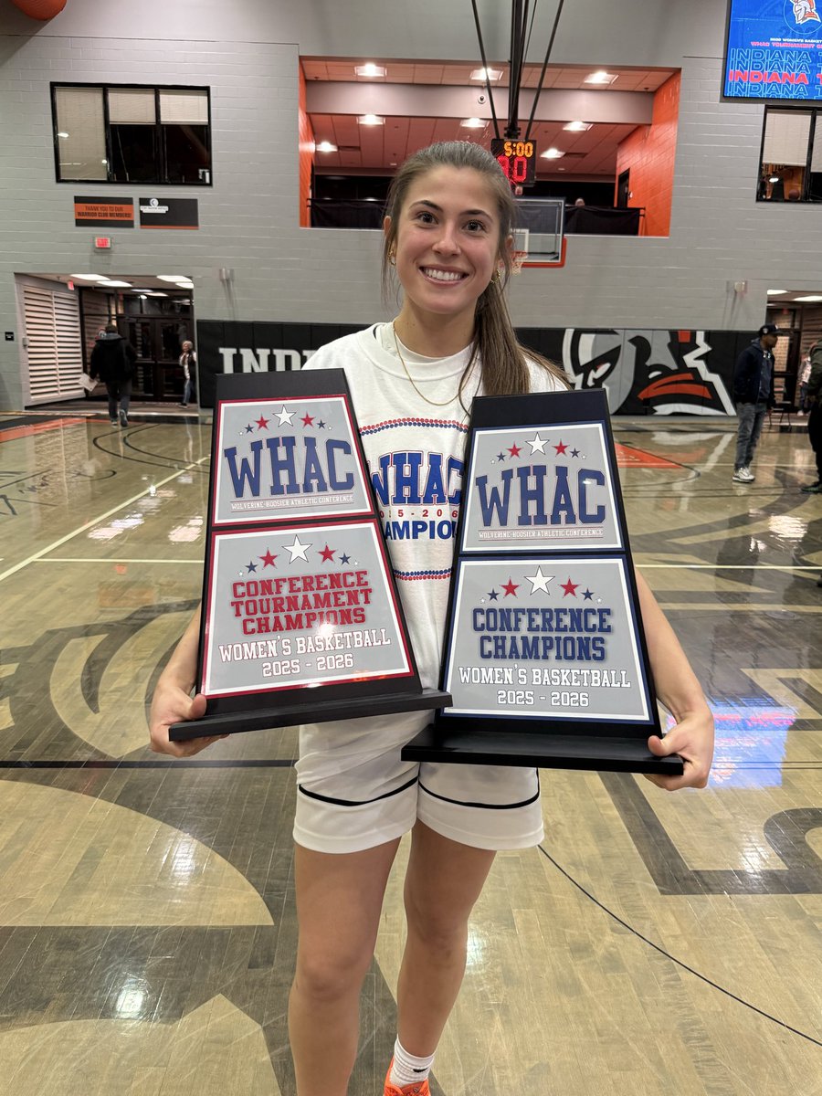 KendraLThomas22's tweet photo. So proud of this girl and her team!!  Bring on NAIA Nationals!!  🏀🖤🧡🤍 https://t.co/b5FDEuMjyp