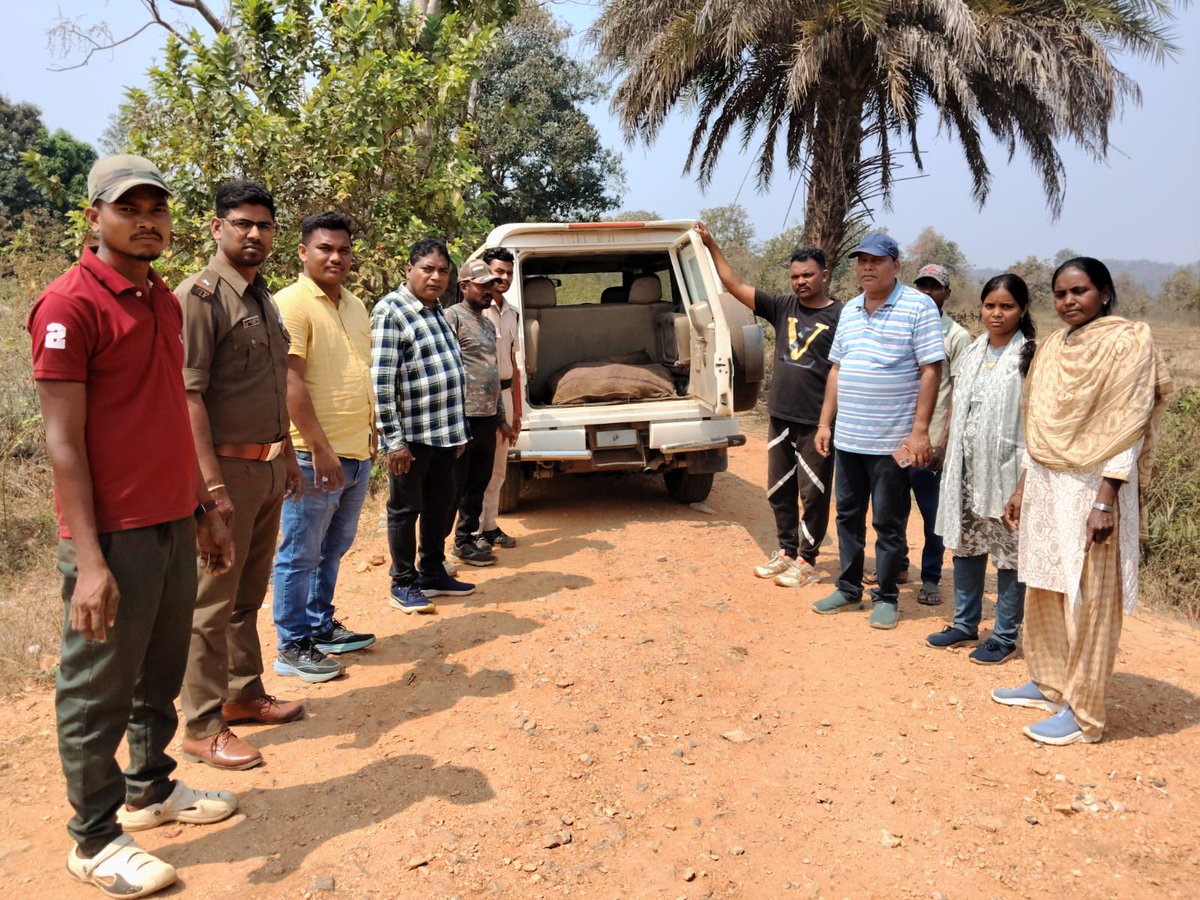 On dated 02.03.2026 a joint operation was conducted by Kalimela and Motu Range staff near MPV-48 Canal Road. During the search operation, the team detected one Bolero ZLX vehicle loaded with 10 gunny bags containing 210 live Indian Flap Shell Turtle

A wildlife offence case has