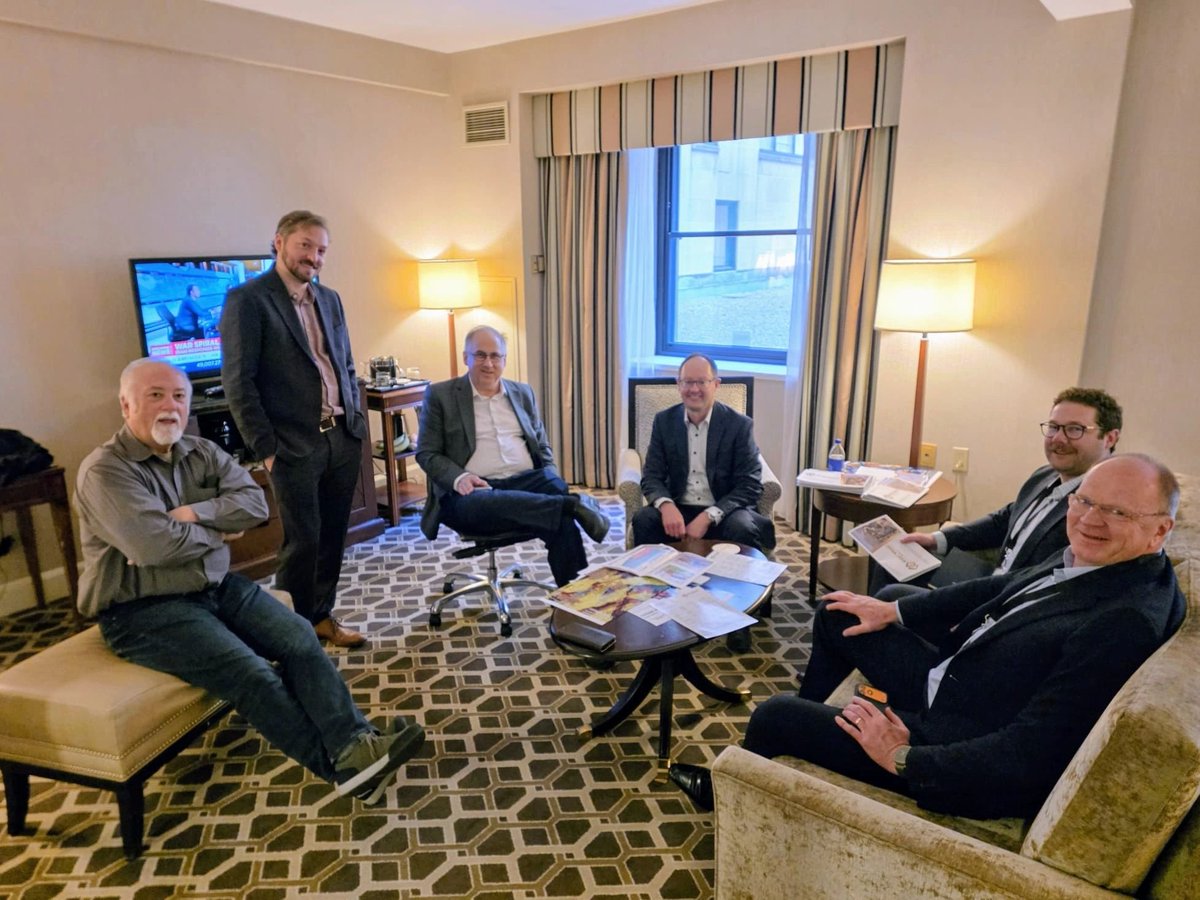 WestwardGold's tweet photo. Updating @crescatkevin @Crescat_Capital at #PDAC2026. Crescat is @WestwardGold's largest shareholder (12%). Speaking on our 2025 findings &amp; 2026 exploration plans. Smiles all around from Director Kelly Cluer, CEO Colin Moore, Chairman #QuintonHennigh, #SteveKoehler &amp; Crescat Team https://t.co/jjGBm1JrHK