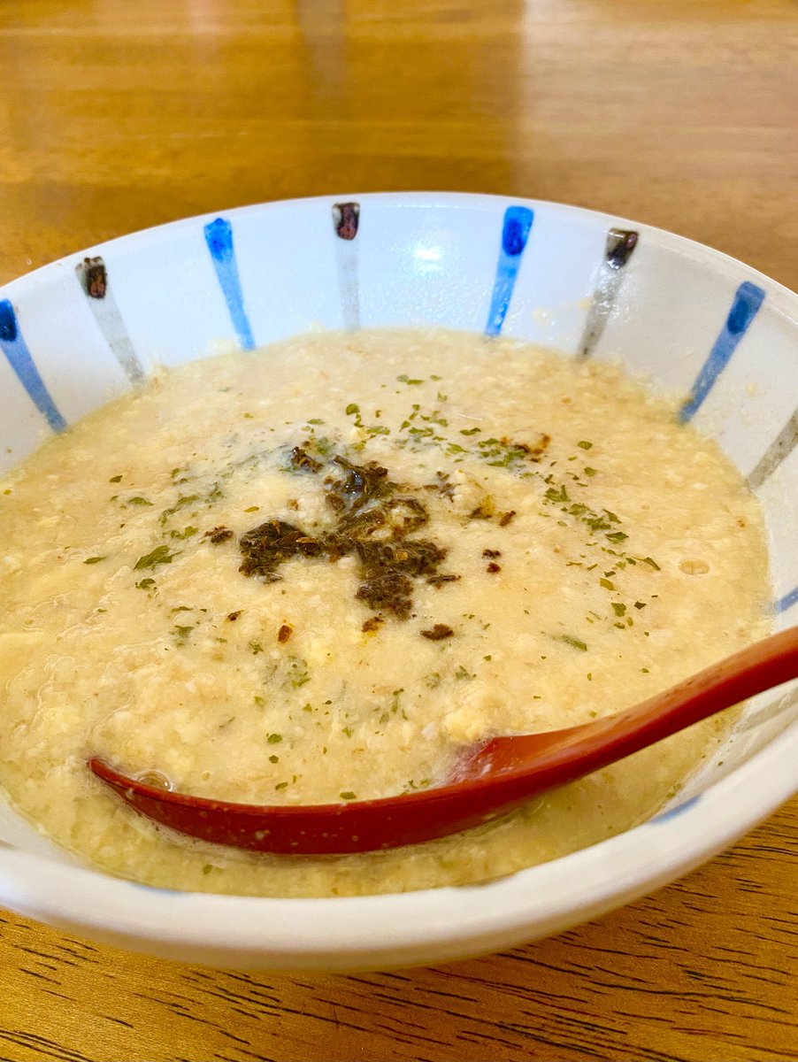 hakkouhoroni's tweet photo. 腸活に最強のコンビかな🌱🌱
オートミール粥のトッピングはパセリと食べるお茶・発酵ほろに(今日はモロッコ味)です〜🌱🌱
#梅ヶ島  #無農薬茶　#食べるお茶・発酵ほろに　#発酵食品　#乳酸発酵茶  #腸活  ＃オクシズ https://t.co/WvnRh0mwE2