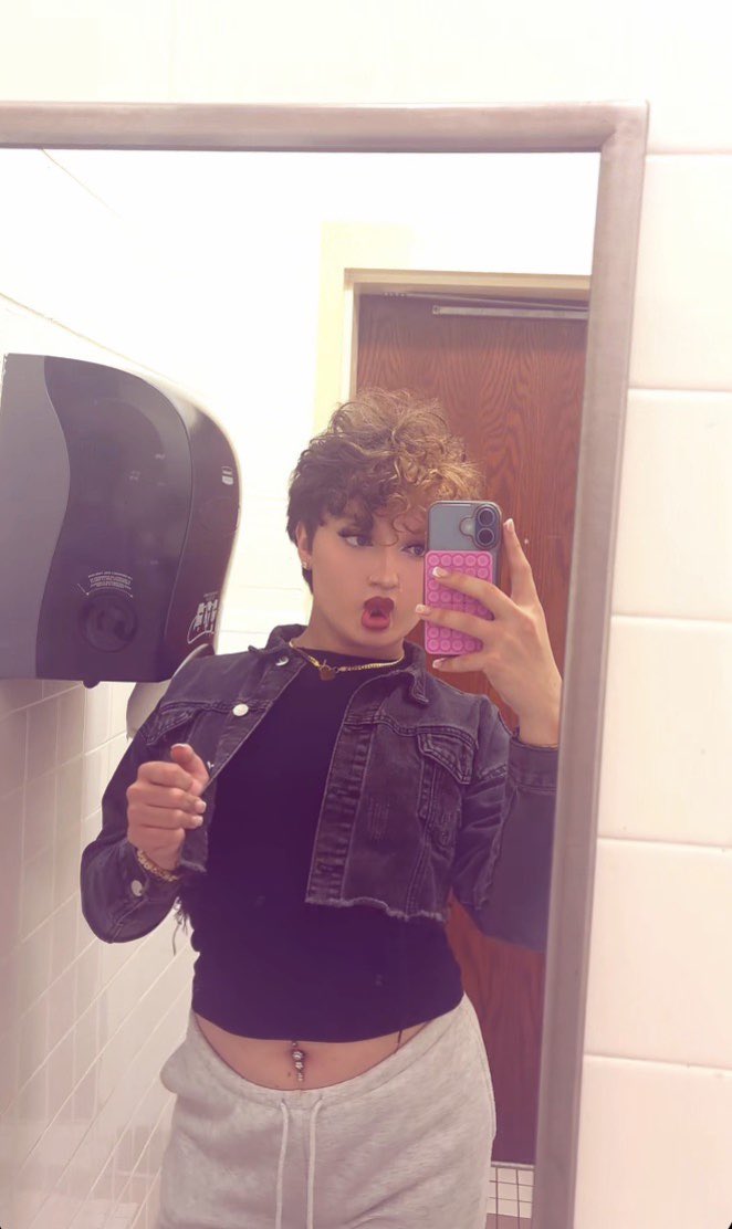 Tysonthick's tweet photo. The face &amp; the body (DM for prices) #femboy #femboythigh #dl #chudai #latino #latina #gay https://t.co/FDVUJuzqHZ