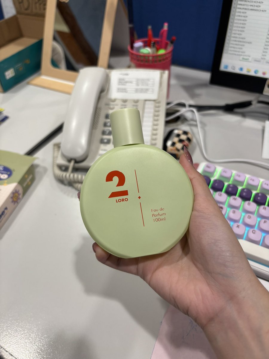 biscoffine's tweet photo. WTS LAGIII, parfum lokal Iki Arum varian LORO 💸140k nego dikit🤏🏻

masih baru hanya sekali spray untuk cium wangi nya yah. alasan jual krn kurang cocok sama wangi nya, not my type sie

top notes dll ada di pic bawah ini ya! 
order via 🍊only no cod https://t.co/OIZr8m4JAx