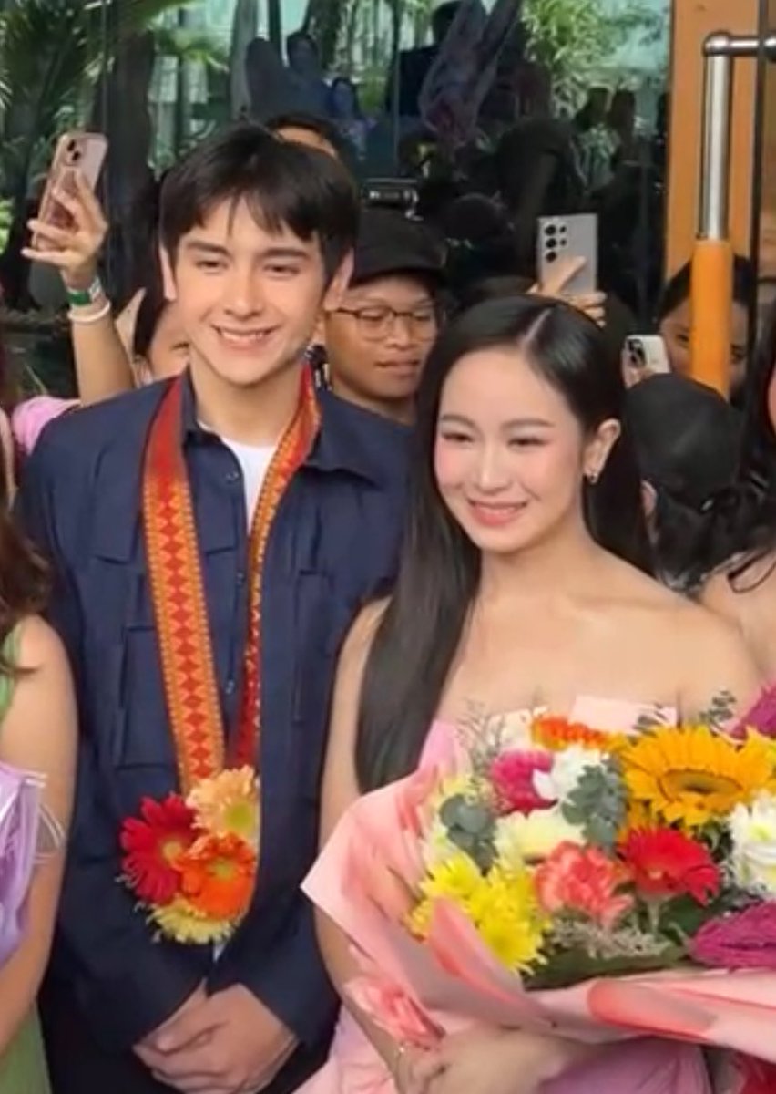 keowimi's tweet photo. Omggggg, ang cute talaga nila tingnan together 

CAPEATH HOMECOMING DAY
#CapEath https://t.co/wrjpFWu5fq