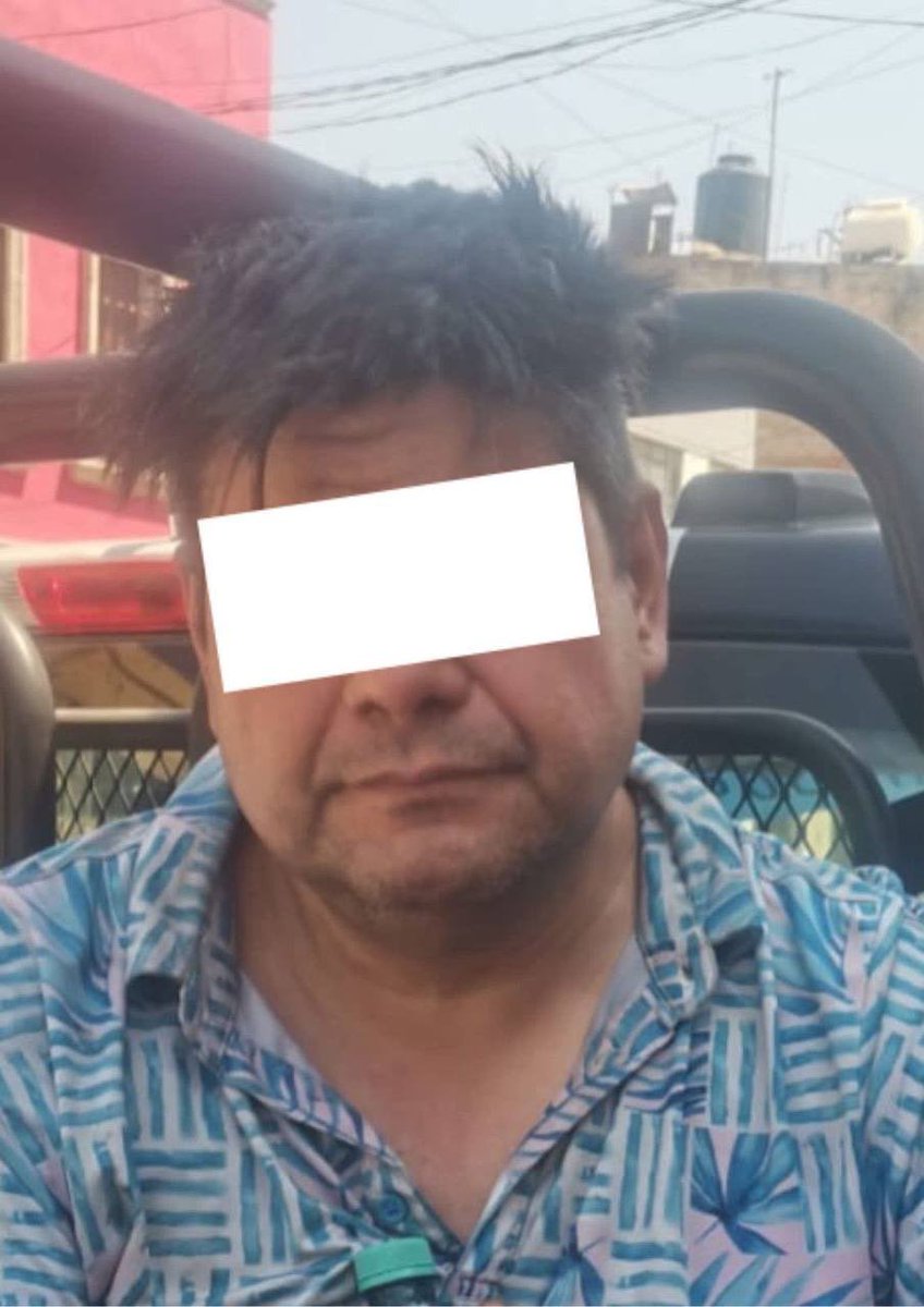 JaliscoRojo's tweet photo. En Plutarco Elías Calles y Amado Aguirre Col. Lomas del Paradero. de Guadalajara policías detuvieron a Fernando “N” de 49 años, al ser sorprendido, una revisión de rutina, portando dos armas de fuego hechizas calibre .22 con dos tiros útiles y la otra calibre .12 con un cartucho. https://t.co/75elixUjeh