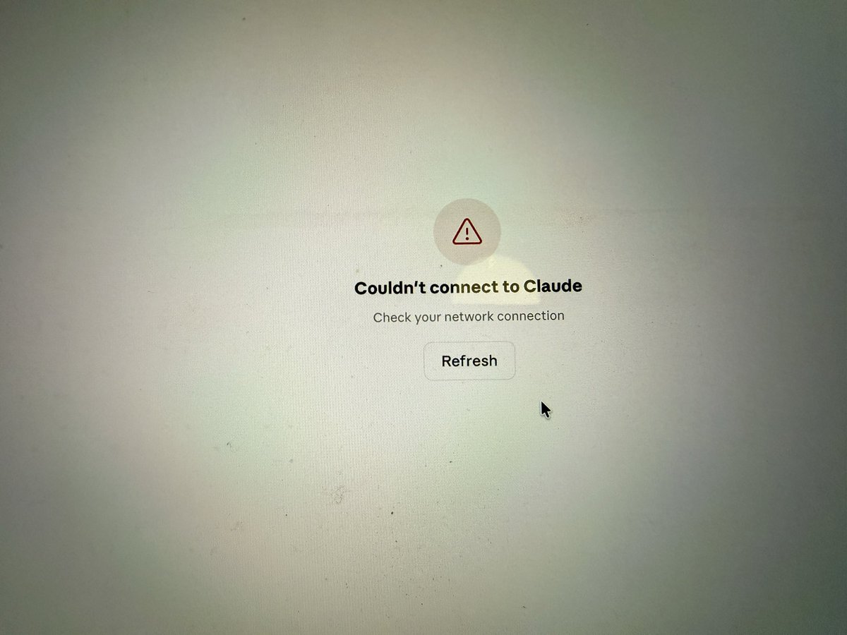 Claudeがダウンしてるっていう情報が世界中を駆け巡ってるね