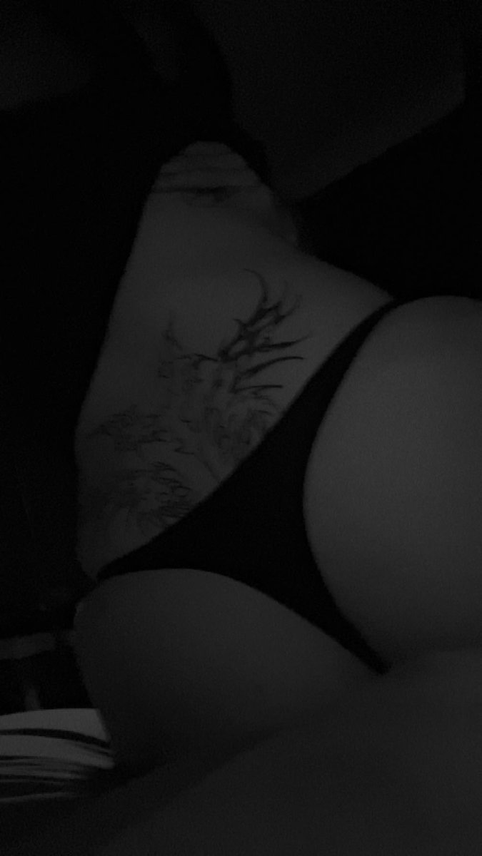 BigBootyCasper's tweet photo. Back piece coming along nicely ⚰️🦇 let me show you a better angle on OF🖤 https://t.co/sjLEYKsXQf
